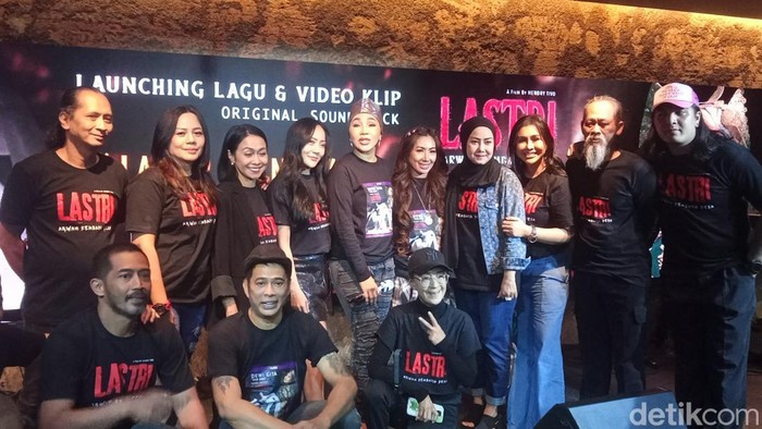 Dewi Gita rilis single baru.