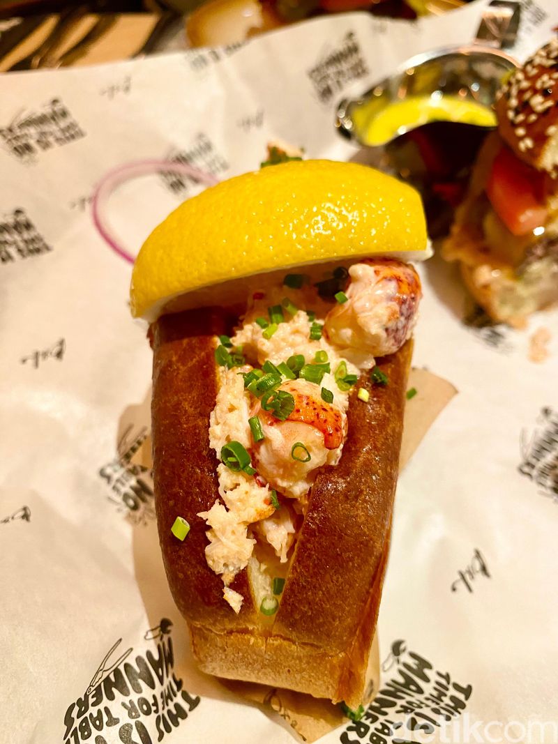 Menu di Restoran Burger & Lobster Jakarta