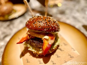 Dibawa dari London, Restoran Burger & Lobster Akhirnya Hadir di Jakarta!