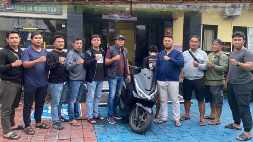 I Ketut Agus alias Ketut Nyamprut (20) ditangkap polisi karena menjabret WN Selandia Baru di Jalan Tirta Tawar, Banjar Kutuh Kaja, Desa Petulu, Kecamatan Ubud, Gianyar, Minggu (25/1/2026). (Dok Polres Gianyar)