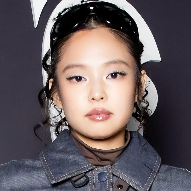 Penampilan Jennie BLACKPINK Bikin Pangling, Hadiri Show di Pegunungan Salju