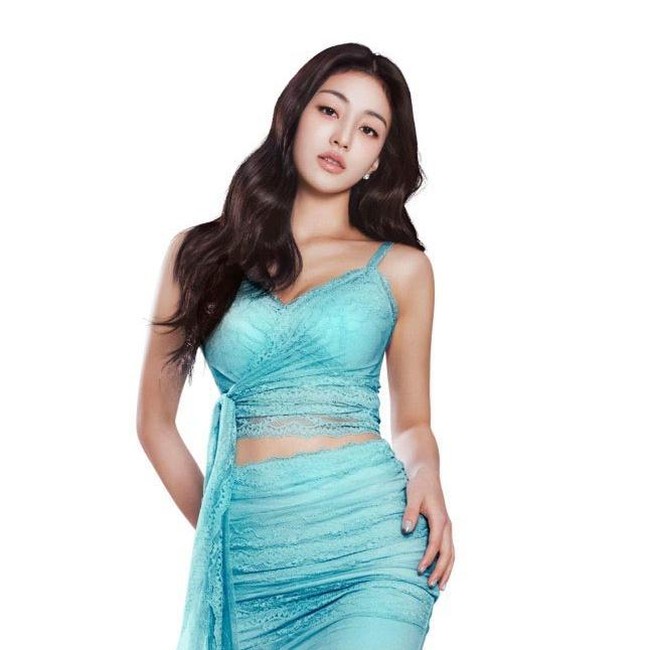 7 Gaya Jihyo TWICE Jadi Model Lingerie VENUS, Kelewat Cantik Bak Dewi