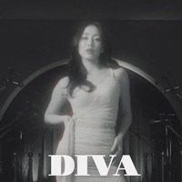 Sebelum bergabung menjadi model VENUS, Jihyo juga menghiasi campaign lini brand underwear Victoria’s Secret, VS Pink bersama Nayeon, Momo, dan Tzuyu. Foto: dok. VENUS