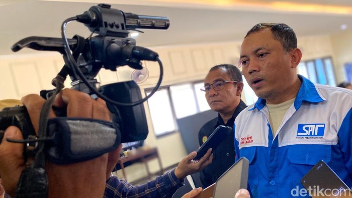 Ketua Perda Konfederasi Serikat Pekerja Indonesia (KSPSI) Jabar Dadan Sudiana.