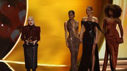 Lady Gaga Bawa Pulang Dua Piala Grammy