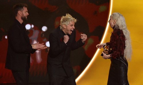 Lady Gaga Bawa Pulang Dua Piala Grammy