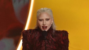 Momen Lady Gaga pidato di atas panggung Grammy.  Foto: Dok.Reuters