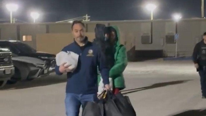 Anak 5 Tahun yang Ditangkap Imigrasi AS Dibebaskan, Pulang ke Minneapolis