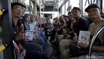Literasi Keliling Kota, TransLiteria Hadirkan Pengalaman Baca Buku di Bus Satria