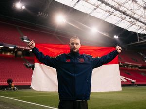 Maarten Paes Datang, Masalah Kiper Ajax Terselesaikan