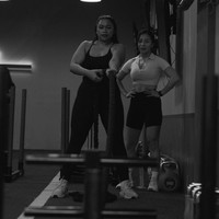 Kenakan busana olahraga ketat membuat lekuk tubuh Nikita jelas terlihat. Hal itu pun tak kalah jadi sorotan. Tak sedikit yang memujinya body goals. Foto: Instagram/@nikitawillyofficial94