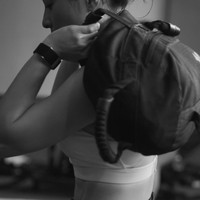 Karena paras cantik dan tubuh langsingnya itu, tak sedikit yang menjuluki Nikita sebagai hot mom. Hot mamaaaa, tulis salah satu komentar. Kereenn bangeedd mommy anak 2 inii, ngalahin gadiss body nya, komentar lainnya. Foto: Instagram/@nikitawillyofficial94