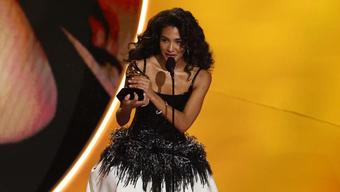 Penyanyi asal Inggris Olivia Dean mencatatkan pencapaian besar dalam karier musiknya setelah meraih penghargaan Best New Artist pada ajang Grammy Awards ke-68. Kemenangan ini menandai pengakuan industri musik global atas perjalanan dan karya Olivia yang kian bersinar dalam beberapa tahun terakhir. REUTERS/Mike Blake