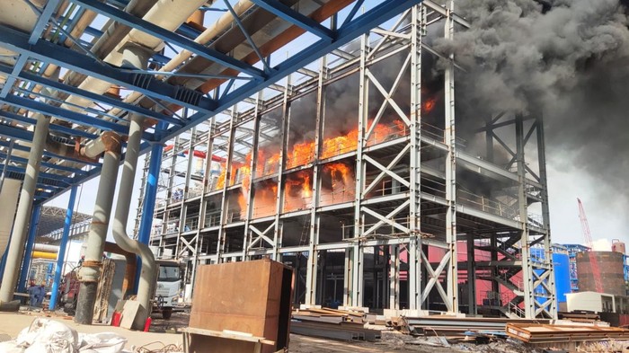 Panel kelistrikan di PT BAP Ketapang terbakar. (dok Istimewa)