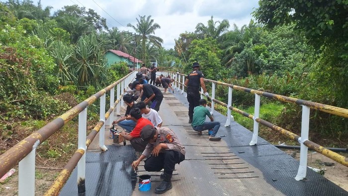 Hari Kelima Pembangunan, Jembatan Sungai Penyengat Siak Mulai Bersolek