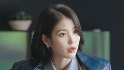 Potret IU Jadi Chaebol di Drakor Perfect Crown
