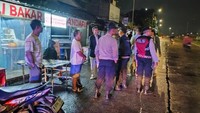 Pria di Depok Live TikTok Karaoke di Badan Jalan Bikin Warga Waswas