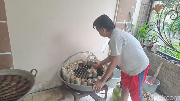 Produsen kue keranjang di Surabaya