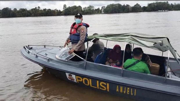 Program 'Anjeli' atau antar jemput sambil patroli yang digagas Kombes Yusfandi Usman di Barito Selatan
