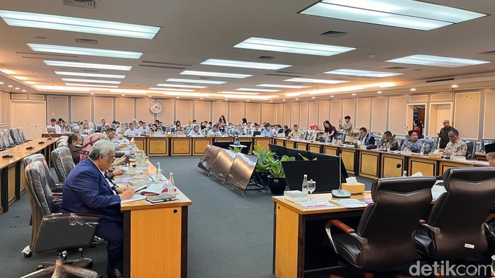Komisi XIII DPR Rapat Bahas Child Grooming, Singgung Kasus Aurelie Moeremans - Update 2