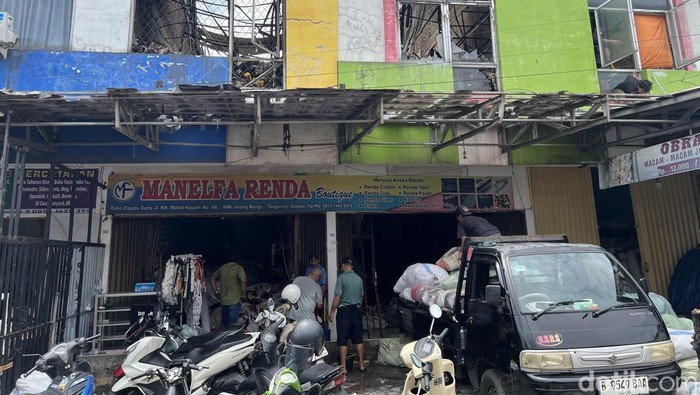 Korban Kebakaran Cipadu Tangsel Selamatkan Dagangan untuk Dijual Lagi