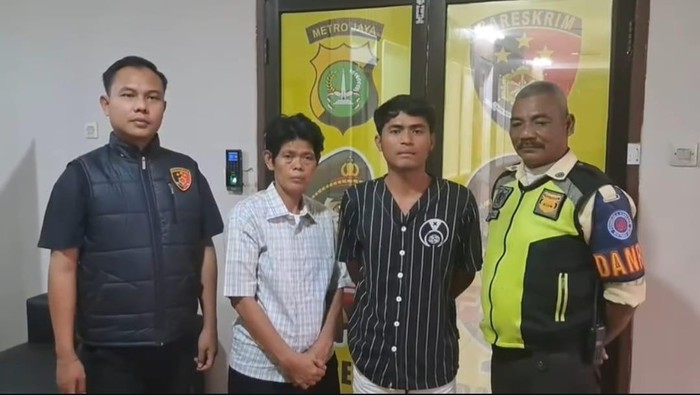 Pria Mabuk Heboh Hadang Mobil di Bintaro, Akhirnya Minta Maaf