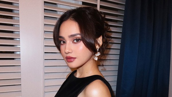 Cantiknya Syifa Hadju di Ultah Maia, Calon Mantu Tampil Glamor Bergaun Hitam