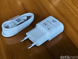 Unboxing Tecno Spark Go 3, HP 1 Jutaan Punya Fitur AI