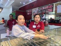 Aksi 4 Bocah Bojonegoro Jual Batu Giok Terinspirasi Dracin?