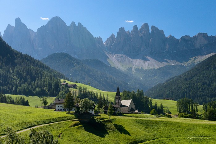 Muak dengan Turis, Desa Italia Ini Batasi Akses ke Gereja Estetik