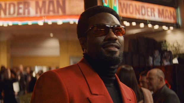 Cuplikan adegan serial Wonder Man (2026).