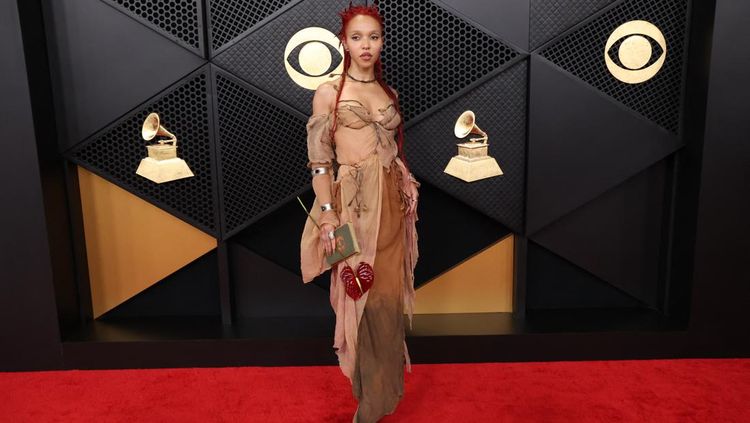 FKA Twigs Gugat Lagi Shia LaBeouf!