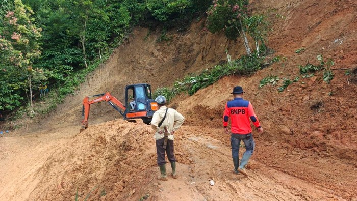 Warga OKU Selatan Diimbau Waspadai Longsor Susulan