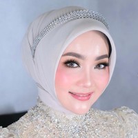 Foto Atalia Praratya Tampil Dengan Gaun Pengantin & Riasan Soft Pink, Memukau