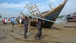 Bersih-Bersih Teluk Kendari, Bangkai Kapal Terbengkalai Diangkat