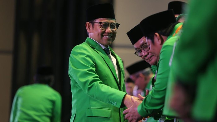 Ketum PKB Cak Imin didampingi Sekjen M. Hasanuddin Wahid melantik jajaran DPW PKB periode 2026-2031 di Jakarta Pusat, Selasa (3/2/2026) malam. Jajaran pimpinan wilayah dari Aceh hingga Papua dilantik Cak Imin.