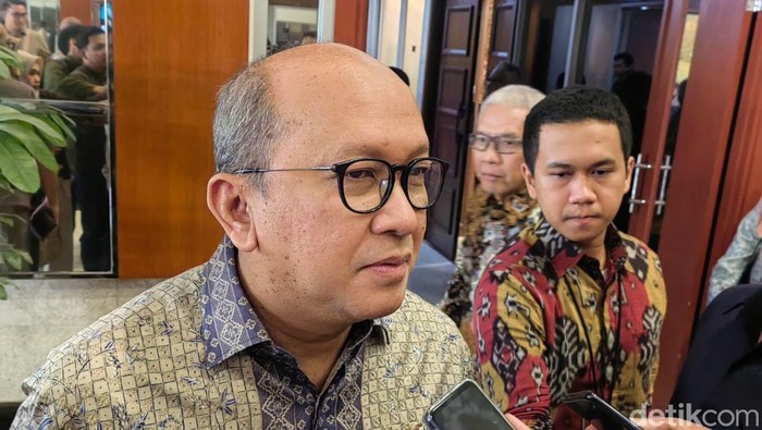 Rosan Ungkap Arahan Prabowo Usai Bursa Babak Belur