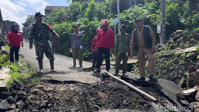 104 Rumah hingga Pondok Pesantren Rusak Akibat Tanah Gerak di Tegal: Bencana Menyisir Desa