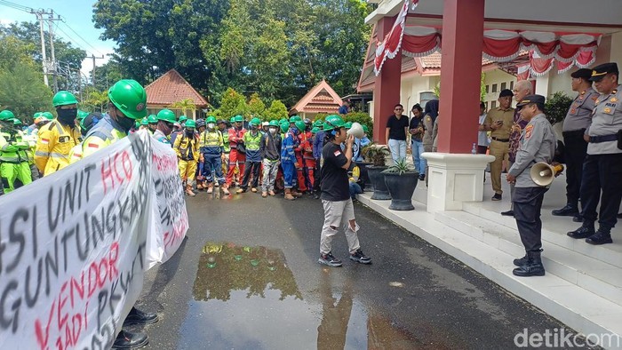 DPRD Pangkep Sepi Ditinggal Legislator Kunker Saat Didemo Buruh Semen Tonasa