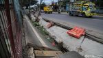 Dua Pekan Amblas, Jalan Narogong Bekasi Belum Diperbaiki