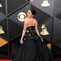 Saat Tenun Garut Eksis di Karpet Merah Grammy Award 2026