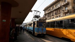 Jejak Sejarah di Rel Tua, Trem Ikonik Alexandria Menuju Modernisasi