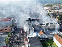 Kebakaran Rita Pasaraya Cilacap Merembet ke Toko Sepatu-Restoran