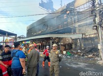 Detik-detik Kebakaran Hanguskan Rita Pasaraya Cilacap
