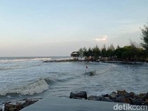 Keindahan Pantai Cemara Indah Indramayu, Tenang dan Ramah di Dompet