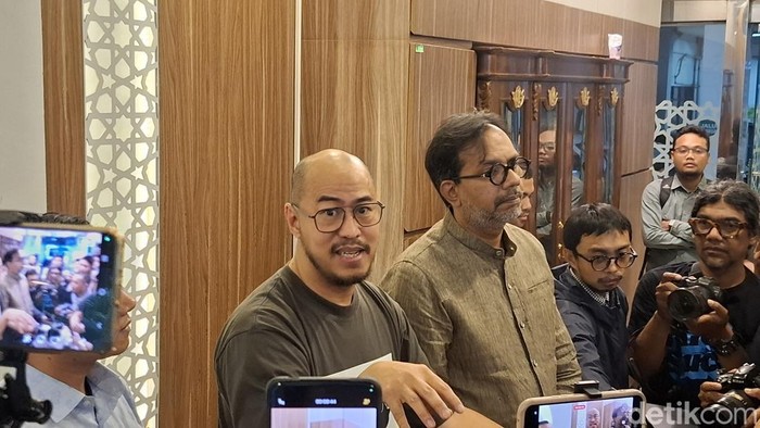 Pandji Pragiwaksono dan Haris Azhar Datangi MUI, Dialog soal Mens Rea