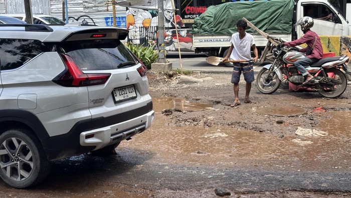 Viral Jalan Rusak dan Berlubang di Penjaringan Jakut, Begini Kondisinya
