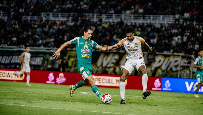 Laga Persebaya Surabaya vs Dewa United