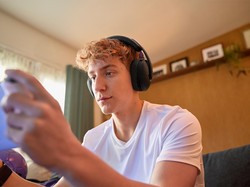 Logitech G325 Lightspeed Rilis di RI: Headset Wireless Gaming Rp 1 Jutaan