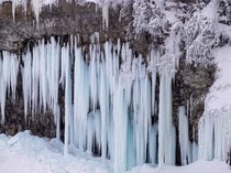 Video: Pemandangan Air Terjun Niagara yang Membeku